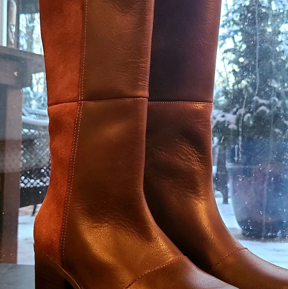 Sorel Cate Tall Boots. Beautiful chocolate brown leather and suede. Brand new!